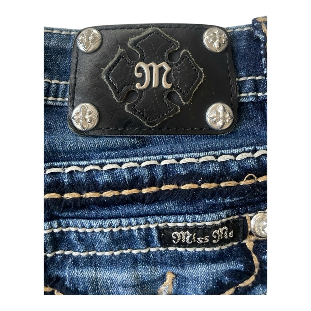 ♥️Miss me ♥️Mid-Rise Bermuda Denim Jeans size (25) women’s. - Picture 8 of 10